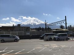 この後は路線バスで、終点の富士山駅へ。
昔は確か富士吉田駅でしたよね？