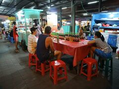「Pasar Sindu」17時から23時までのナイトマーケット　観光客だけではなく地元民も多い