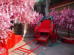 つぎは文武廟へ行きました。
４月だからか、桜モチーフに飾ってました。