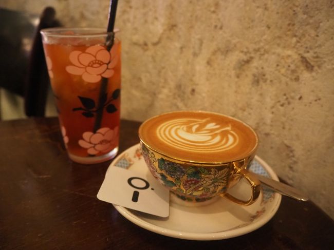 ちゃんとアイスも！<br />アイスティーの器もレトロでかわいい！<br />フリーワイファイもあるし、居心地も良く、素敵なカフェでした。<br />