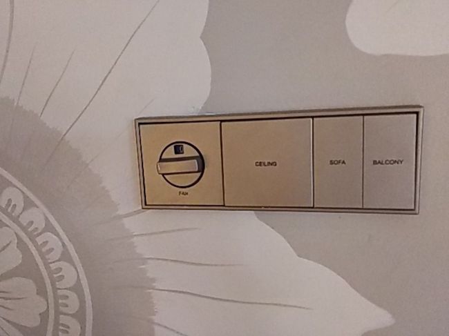 電源スイッチも新しくなりました。