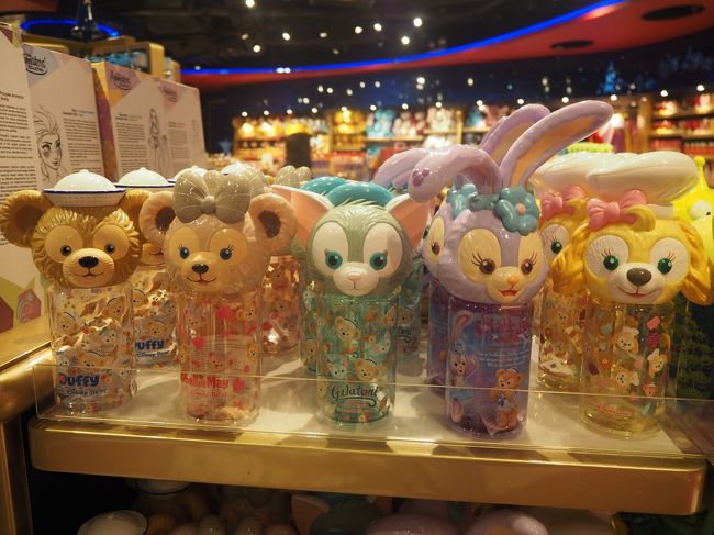 可愛すぎる！でも今からを考えるとなかなか買えない。笑<br />なので諦めてキャセのラウンジへ行きました。