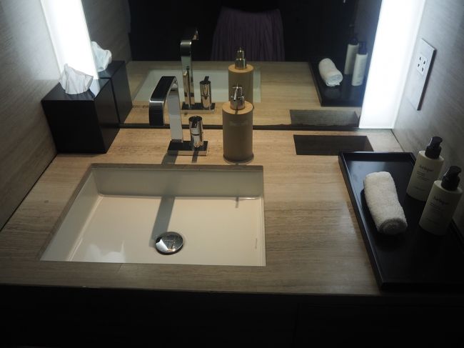 ひととおりアメニティーはあるし、タオルもあるし、個室で便利すぎる！<br />フライト前にすっきりできて幸せすぎました◎