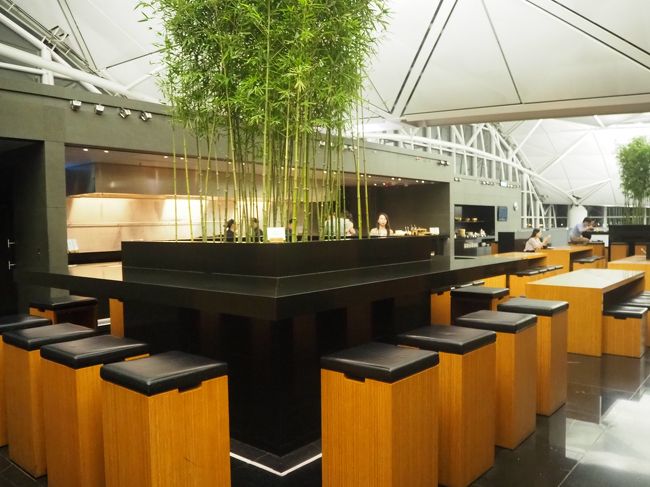 散々つまんでのんびりしたけど、ヌードルバーへ。笑