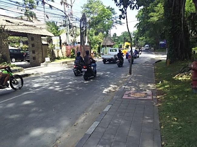 道路状況、相変わらず悪い。