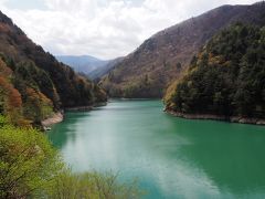 梓湖の眺望が楽しめます。しばし記念撮影。