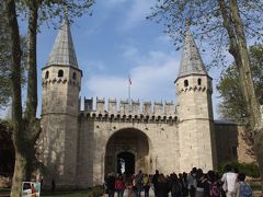 トプカプ宮殿の門には2本の尖塔
