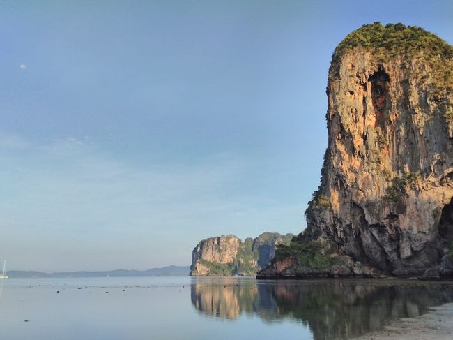 昨日の昼間とは全く違った雰囲気と景色です。