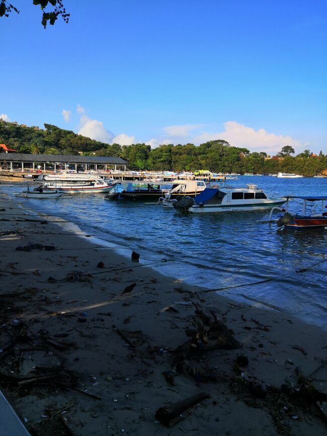 BejibayResorの従業員Monaのお子さんたちと<br />bejibayのプールで一緒に遊ぼうねって言ったけれど<br />待ちきれず・・・ごめん<br /><br />Beji bayの様子とブルーラグーンはこちらから<br />https://4travel.jp/travelogue/11491962<br /><br />※2022年beji bayは閉鎖しております。