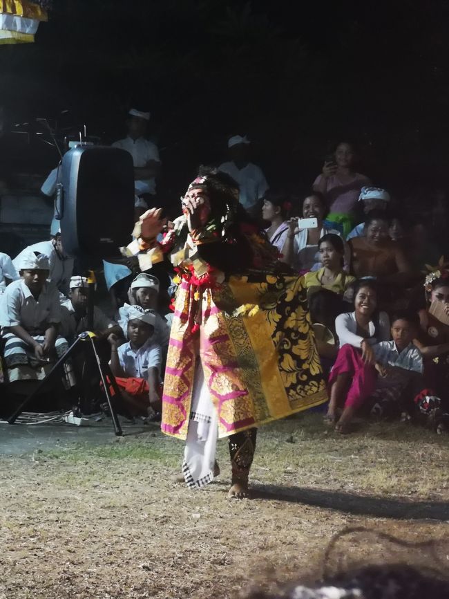 バリ舞踊（芸能）のレガシーを観た。<br />ちびっこバロンの舞も面白かった。