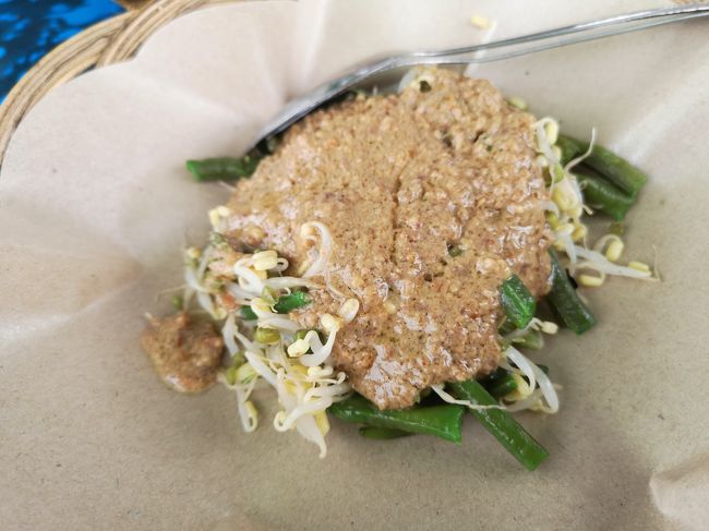 ガドガド　好きなだけ盛ってくれます。<br />5000分でも10000分でもね(*^-^*)