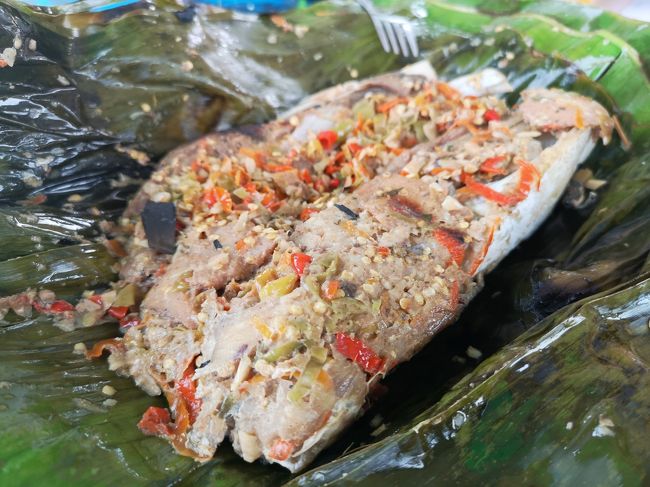 ペペス　クパライカン　魚頭のスパイス蒸し<br />超辛いけれど　うまーーーいよ。