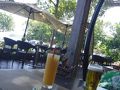 ミラージュ・プラザの中の
カフェで休憩。
カクテルとビール。