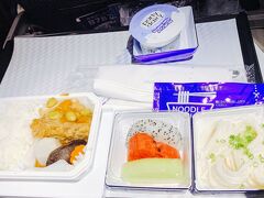 和食。その後定刻より少し早目に羽田に到着しました。