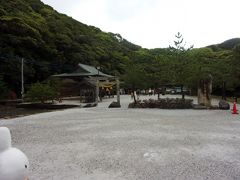 和多都美(わたづみ)神社に到着。
韓国人観光客が多いですけれど、私らも立ち寄って観光することにしましょう(^_-)-☆。
