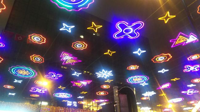 つい、写真を撮ってみたくなるあかりでした。