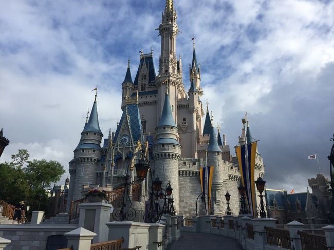 はじめてのオーランド Wdw家族旅行 3日目 Magic Kingdom アレルギー対応のベーコンチーズハンバーガー オーランド アメリカ の旅行記 ブログ By Ima19さん フォートラベル