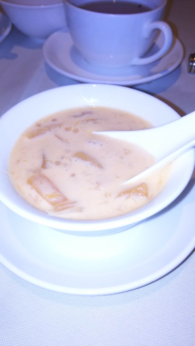 デザート。途中５品くらいありました。