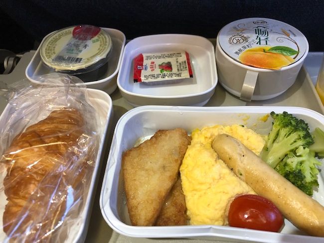 これまた2回の機内食もまったく問題なし。<br />機内食の色どりもがんばりましたエアチャイナさん。<br /><br />これは次回もエアチャイナでの遠出もありです。<br />