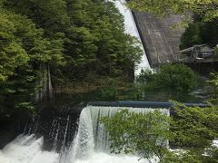 日本庭園を思わせるような(だいぶ規模大きいけど)美しい流れ