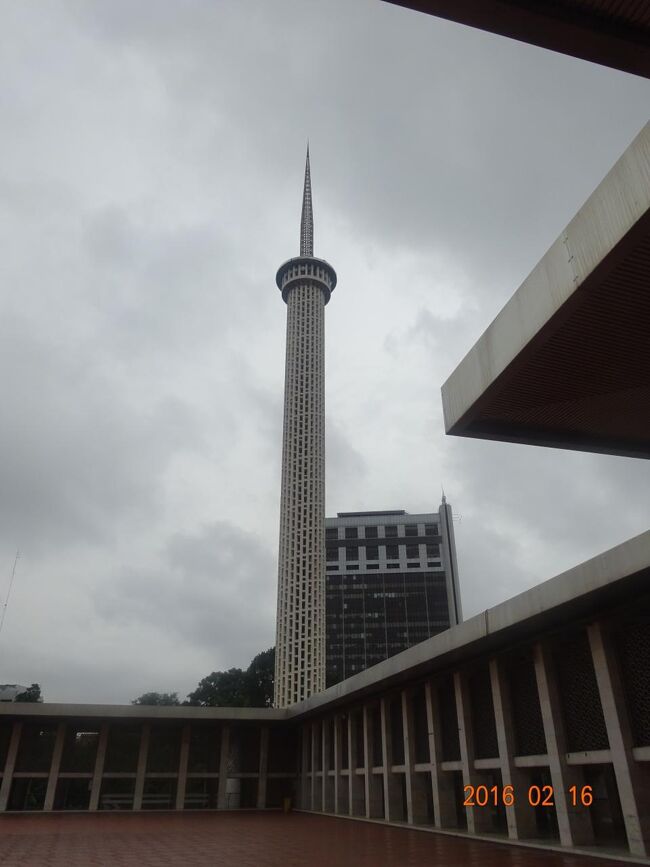 市内一円に迄届くスピーカーの塔