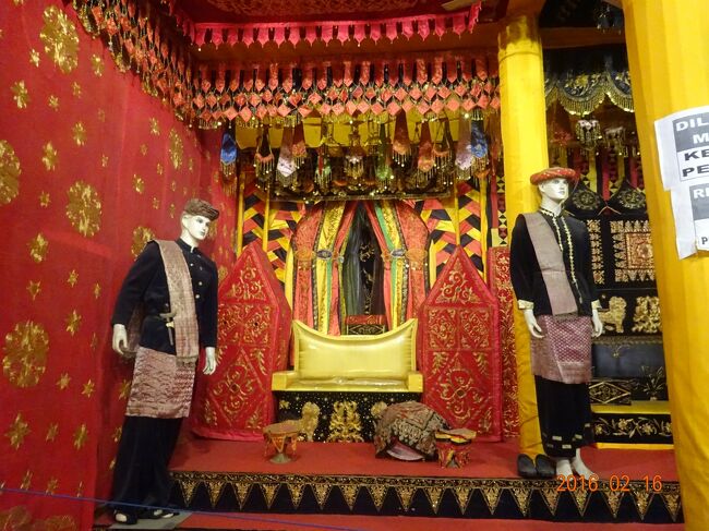 インドネシアの人々の装束