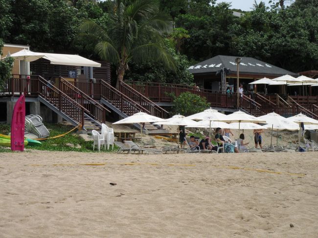 シーザーパークホテル経営のビーチバー。宿泊客はここで、パラソルの貸出しが出来ます。<br />