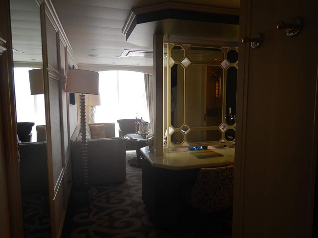 ペントハウスを独り占め！綺麗な室内はシティホテルのようでとても船の中とは・・・