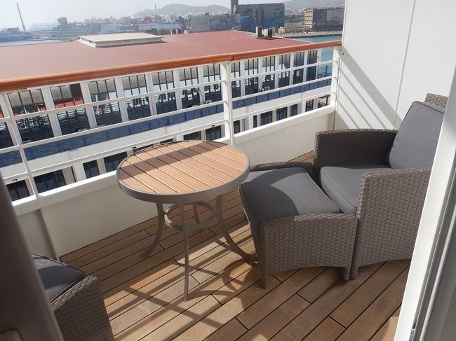 この船の凄いところは８割の客室に個別ベランダがついているので部屋から景色を堪能できます。