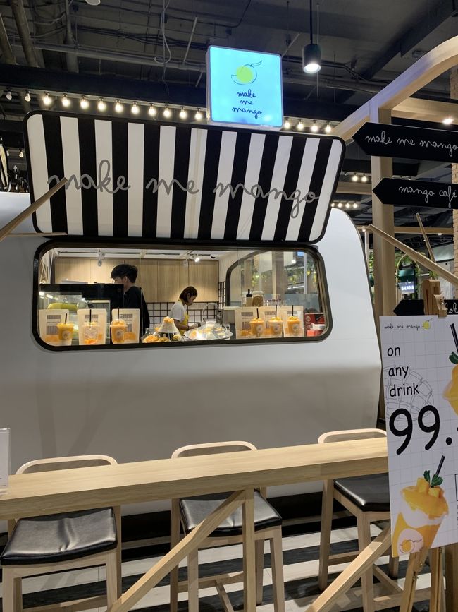 タイに来たらマンゴー食べたい！ということで、こちらへ。