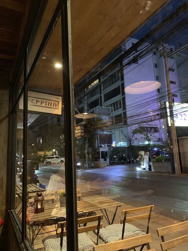 夜ごはんは話題のイタリアンレストラン、ペッピーナへ！