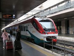ローマ テルミニ駅
23番線ホームの自動販売機で切符を購入し、23番線ホームのレオナルドエクスプレスに乗る