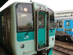特急「うずしお」はあっとゆう間に徳島駅に到着です。ここ徳島からはローカル線の牟岐線に入ります。まずは、気動車で海部まで向かいます。