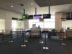 ANA405便を利用して一路、秋田空港へと1時間弱のフライト。