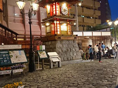 道後温泉駅前の放生園にある「坊っちゃんカラクリ時計」