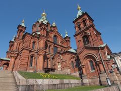 早速ウスペンスキー寺院へ。
フィンランド正教会の総本山の寺院のようです。

フィンランドは福音ルテール派と正教会が国教として、国家予算を投入される等の保護を受けているようです。