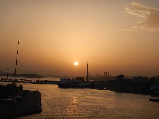 段々日が沈んでいきます。<br /><br />こちらはサマータイムなので２０時頃日没なのですが日本で言うと１９時日没って感じですかね。