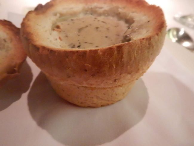 開けると中には木の子クリームスープが。