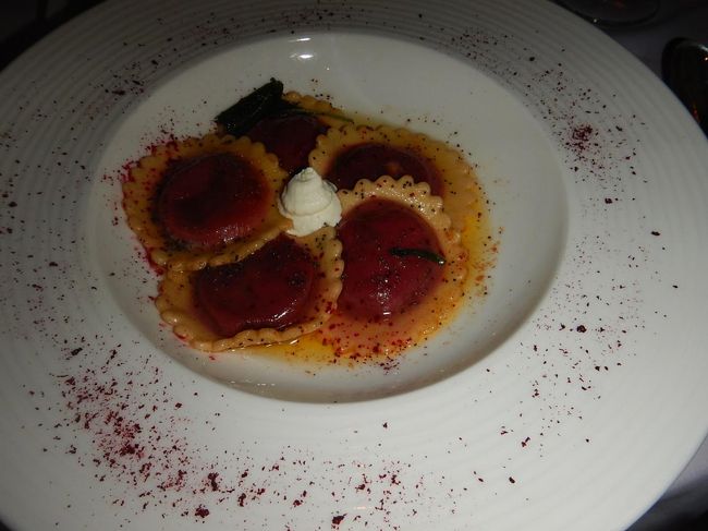 濃厚チーズのラビオリ、後味まで美味しい・・・