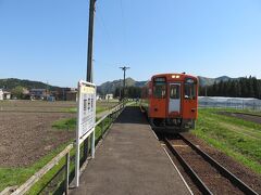 秋田内陸縦貫鉄道　前田南駅・・・「君の名は」の聖地と呼ばれる駅

映画のワンシーンに似ているらしく、撮影スポットにもなっています

何もない風景の中に突如現れる電車には風情があり、旅情感じます