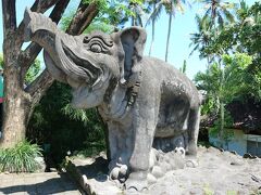 約25分で次の「Elephant Cave - Goa Gajah」ゴア・ガジャ遺跡に到着