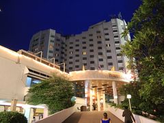 バンコクを昼12時過ぎに出発し、スリンのトンタリンホテル到着が18時過ぎに到着出来た。ほぼ走りっぱなしで休憩2回程度

トンタリンホテルはスリンでは一番大きなホテルになりますが地方のホテルなので比較的安く宿泊出来ました。