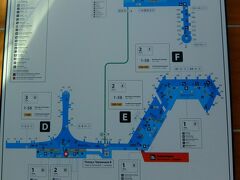 これは帰路で撮ったシェレメンチョヴォ空港のターミナル配置．
この図をよく理解していれば問題なかったかもしれないが，国際線Dから国内線Ｂターミナルへの移動は分かり難かったです．連絡電車ステーションに行くまでに，Ｅターミナルに行ってしまったりで，前述のように2回インフォーメーションで尋ねました．