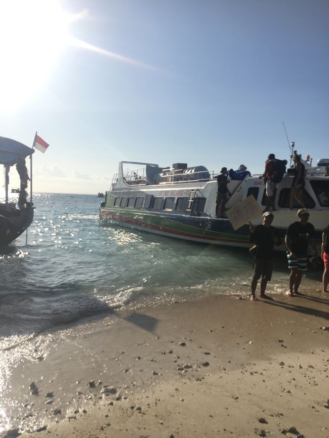 レンボンガン島を満喫して再びスピードボートで戻ります。