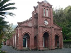 教会を巡ることにしました。

福江島には数多くの教会があり、悲しいキリシタンの歴史があります。
ここは堂崎教会。