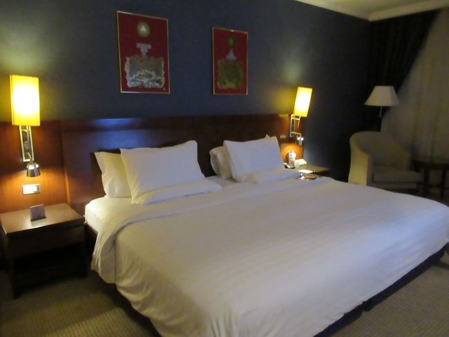 部屋は古いかんじですが強気の値段設定です。