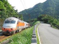 　自強号。こののち場所を変更、侯&#21699;駅の南側へ行く。