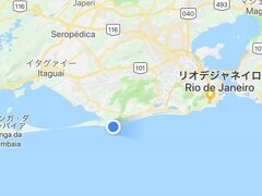 【Restinga da Marambaia レスチンガ・ダ・マランバイアを目指す...が.....】

そこには、写真のようなほっそりとした陸続きの岬があって.......リオから飛行機でサンパウロに戻る時は、いつも上空から見えているんです......あの先に、なにがあるんやろうか.......