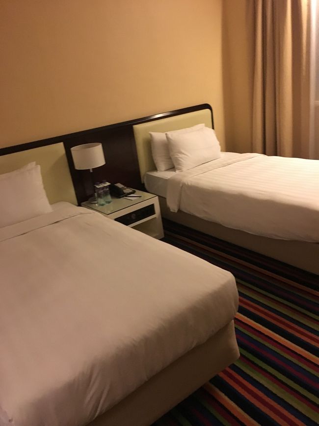 クワッドルームを予約していましたが、アップグレードして頂いたみたいで、2ベッドルーム。<br />ラッキー！<br />娘の誕生日の時期の旅行、これまでも色んな国や場所で素敵なサービスを受けて有難いです。<br />