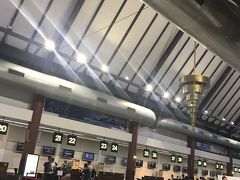 国際空港の割にはとても小さな空港で
楽々です。